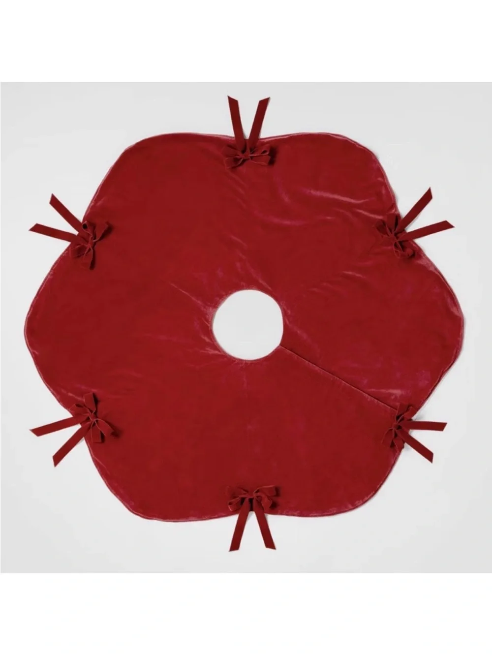 NWT Velvet Bow Christmas Tree Skirt Red - Threshold designed with Studio McGee